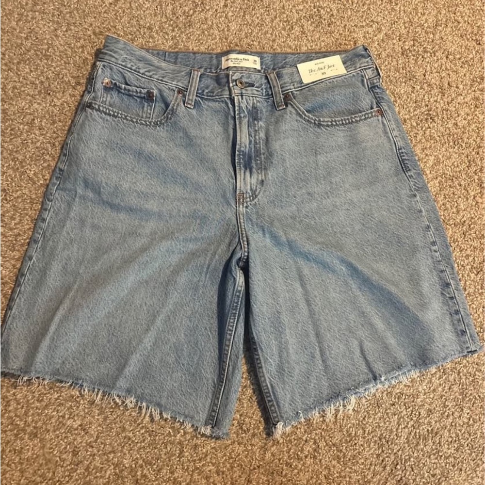 NWT Abercrombie mid rise jort size 30/10